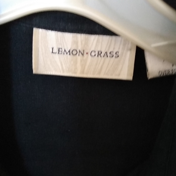 Really Cute BLK animal top - Picture 3 of 7